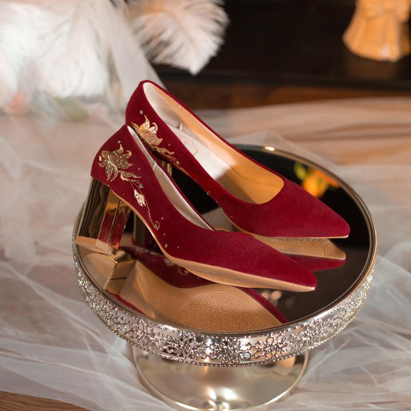 Mode Damen Pumps mit dünnem Absatz, spitz, Wildleder, flach, Stickerei, rutschfest und abriebfest, hohe Absätze, Hochzeitsschuhe