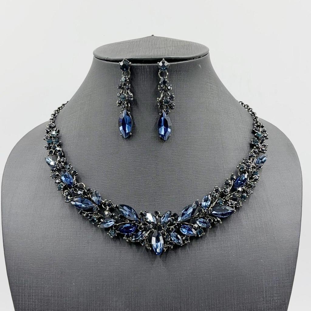 European & American Vintage Evening Necklace & Earrings Set - Floral Design