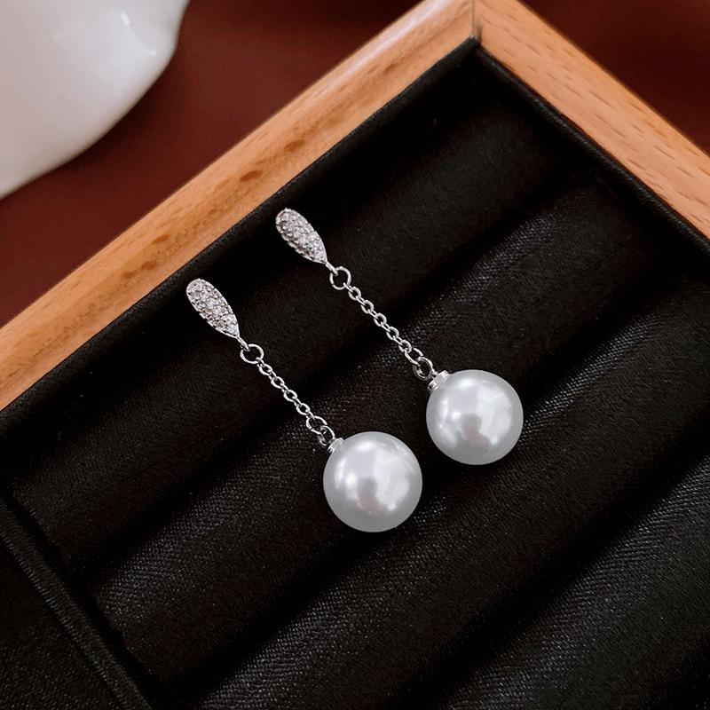 Echtgold-galvanisierte Silbernadel Zirkon Liebesohrringe Leichter Luxus High-End Ohrstecker Nischenohrringe Damen