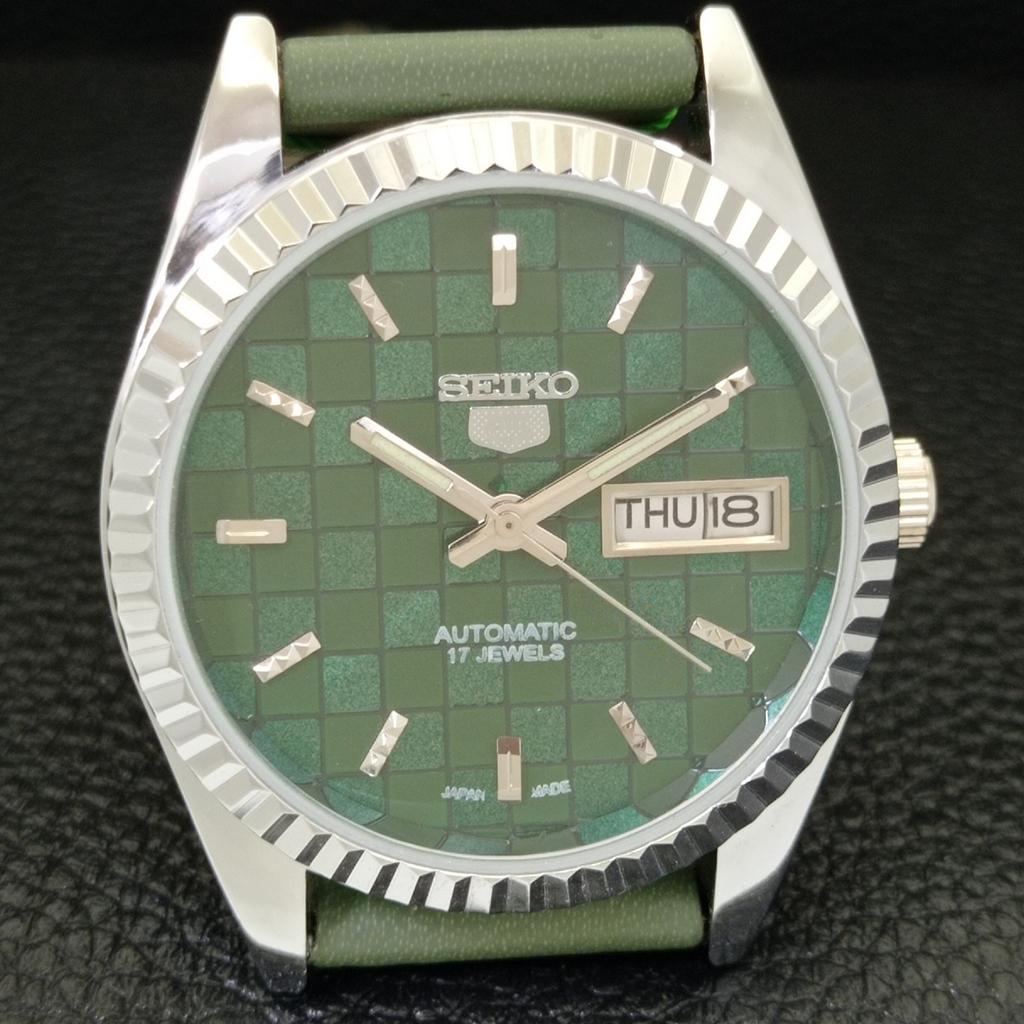 JAPAN VINTAGE SEIKO 5 AUTOMATIC REFURBISHED MENS GREEN DIAL WATCH a440384-4 Sk-a440384