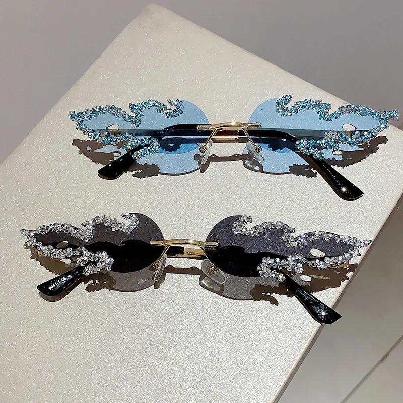 Vintage Punk Luxury Brand Designer Diamond Flame Fire Sunglasses Women Sun Glasses For Men UV400 Rimless Crystal New Eyeglasses
