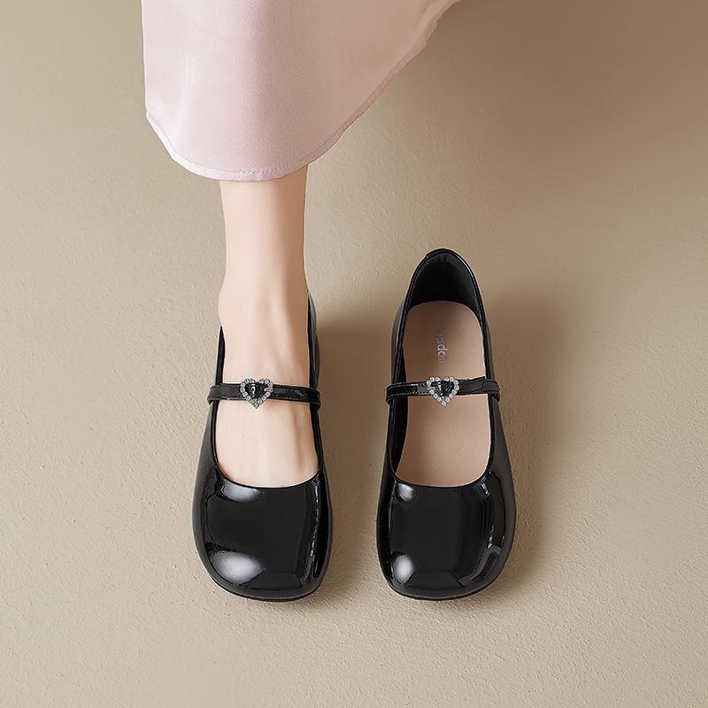 Augustine Mary Jane shoes women's autumn 2025 new thick heel single shoes French with skirt commuter small leather shoes