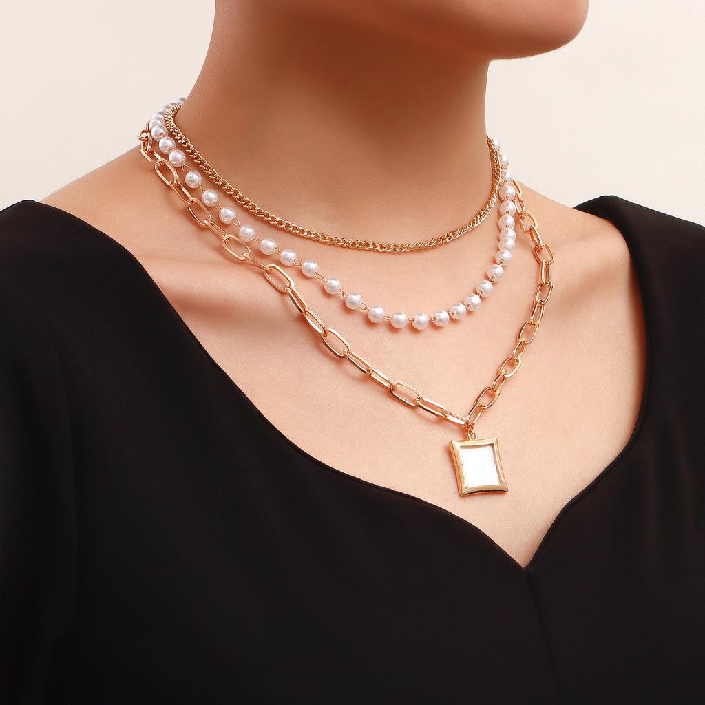 Versatile imitation pearl chain multi-layer necklace, simple retro square fritillary pendant necklace