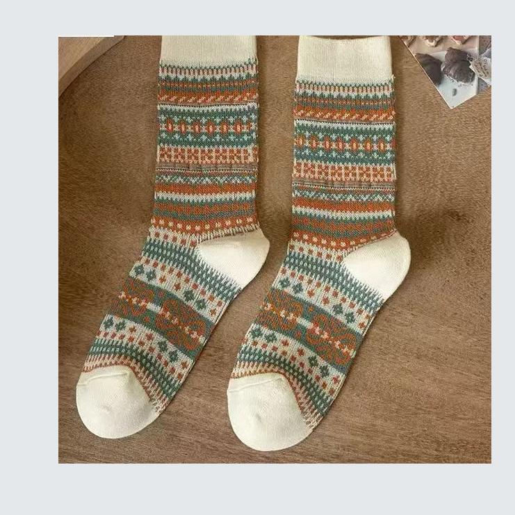 1 Pair of Autumn and Winter Retro Thick Mid Tube Socks Maillard Winter Thick American Pile Socks Mid Tube Short Socks Set