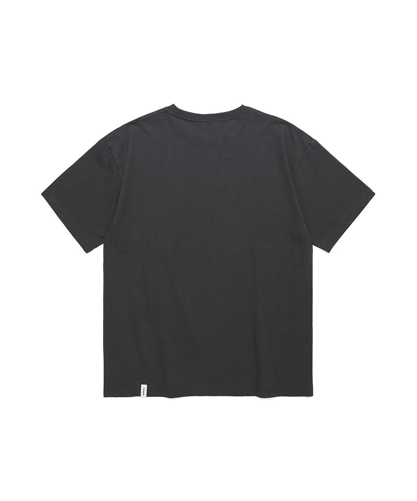 MAHAGRID Third Logo Tee Charcoal(Mg2Cmmt508A)