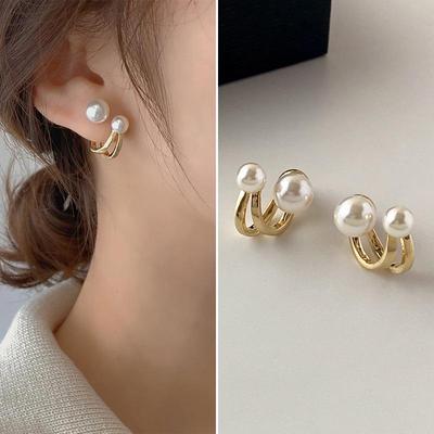 "2023 French Retro Pearl Earrings: Light Luxury, Niche Design"