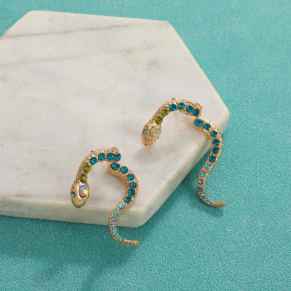 High Quality Personalized Exaggerated Earrings Retro Zodiac Snake Colored Diamond Stud Earrings Fashion Animal Alloy Piercing Earrings