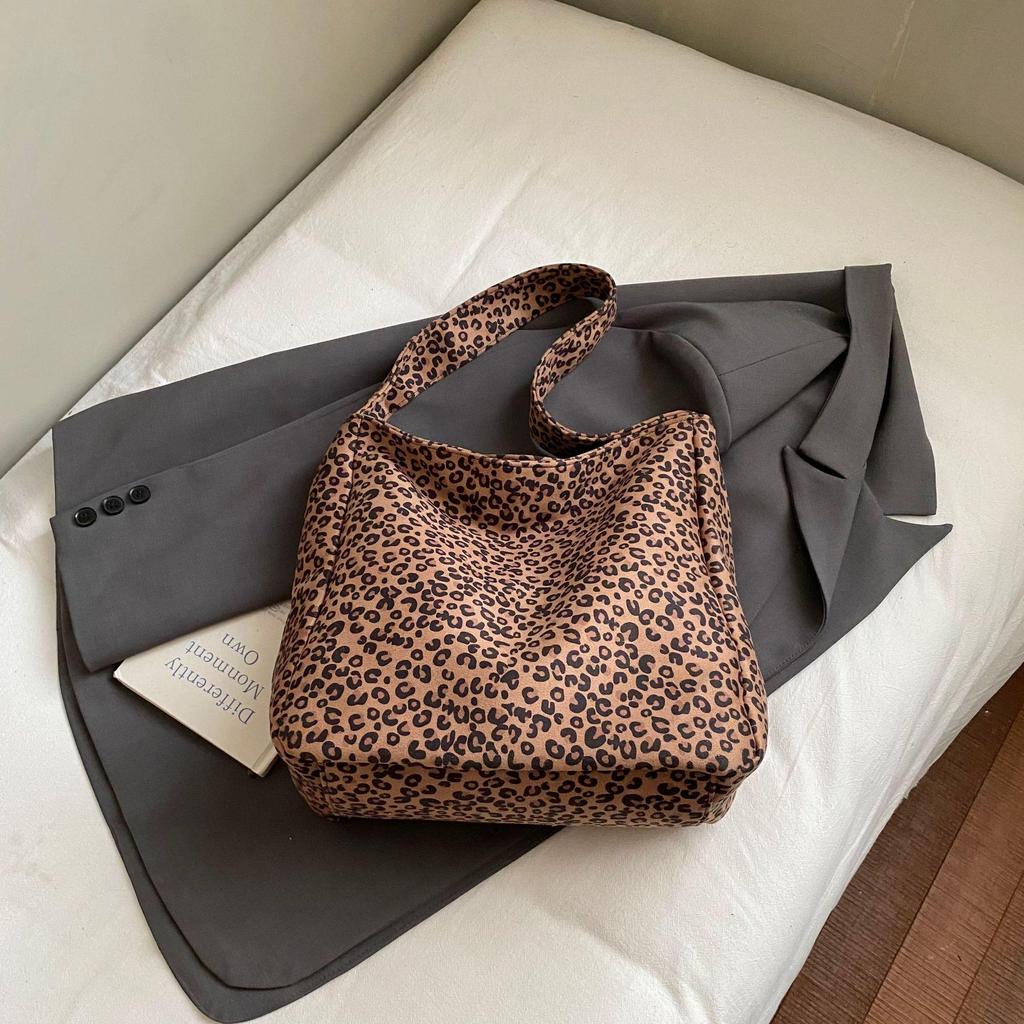 Leopard Print Suede Women's Bag - Autumn/Winter Large Capacity Retro Shoulder Bag, Trendy & Popular for Commuting.