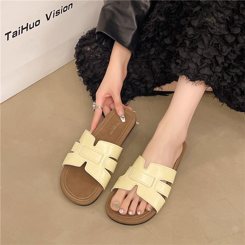 2025 Summer Thick New Heel Slippers Women's New Square Head Low Heel Word European and American Casual Fashion Cool Slippers Women's Shoes