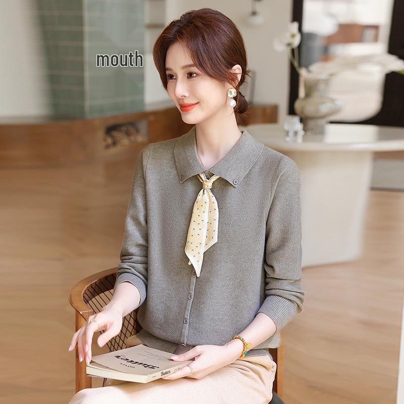 Mom's Autumn Fashion Stylish Turn-Down Collar Knitted Sweater for Middle-Aged Women - 2025 Age-Reducing Base T-Shirt.