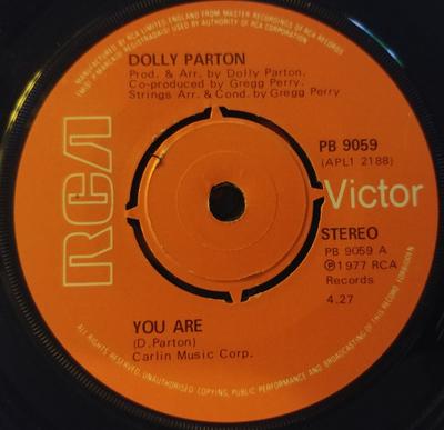 7inch Record DOLLY PARTON - You Are PB9059 RCA Victor 1977 UK Rock Used