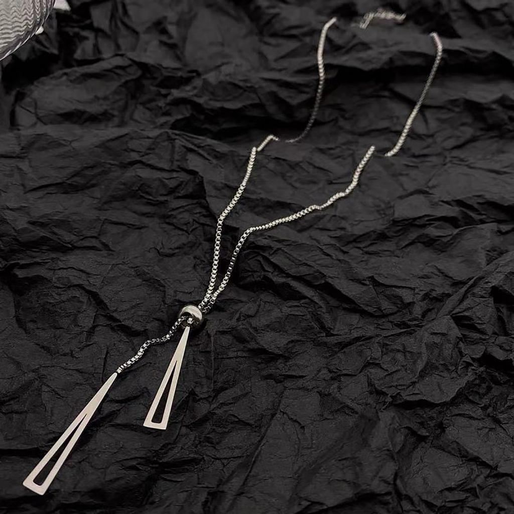 Colier elegant cu două straturi, din aliaj rezistent, pentru femei la modă și uz profesional zilnic.