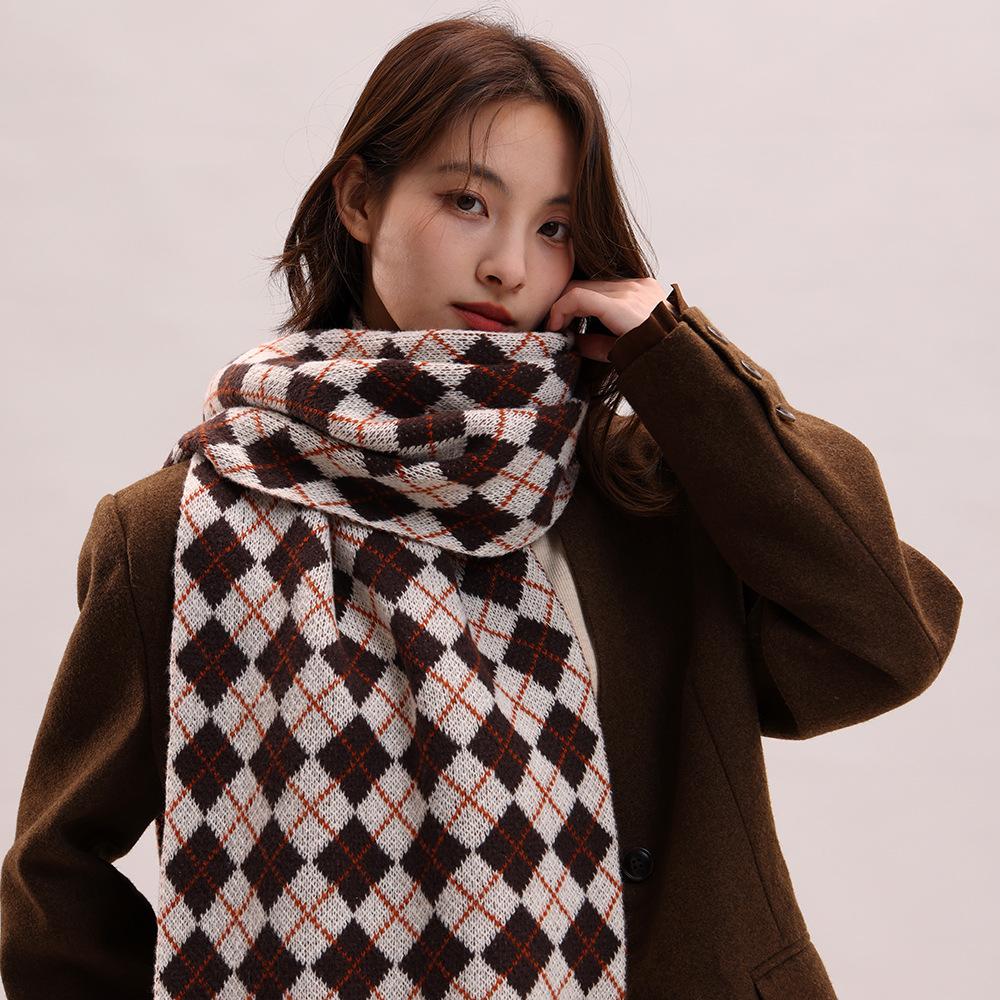 

Autumn and winter new wool knitted scarf rhombus plaid fan scarf thickened warm scarf couple versatile soft 160*25 бордовий