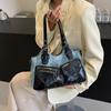 Fashionable Women's Bag Combined with A Leather Retro Crossbody Bag with Texture Blending and Luxury Lightweight Handbag