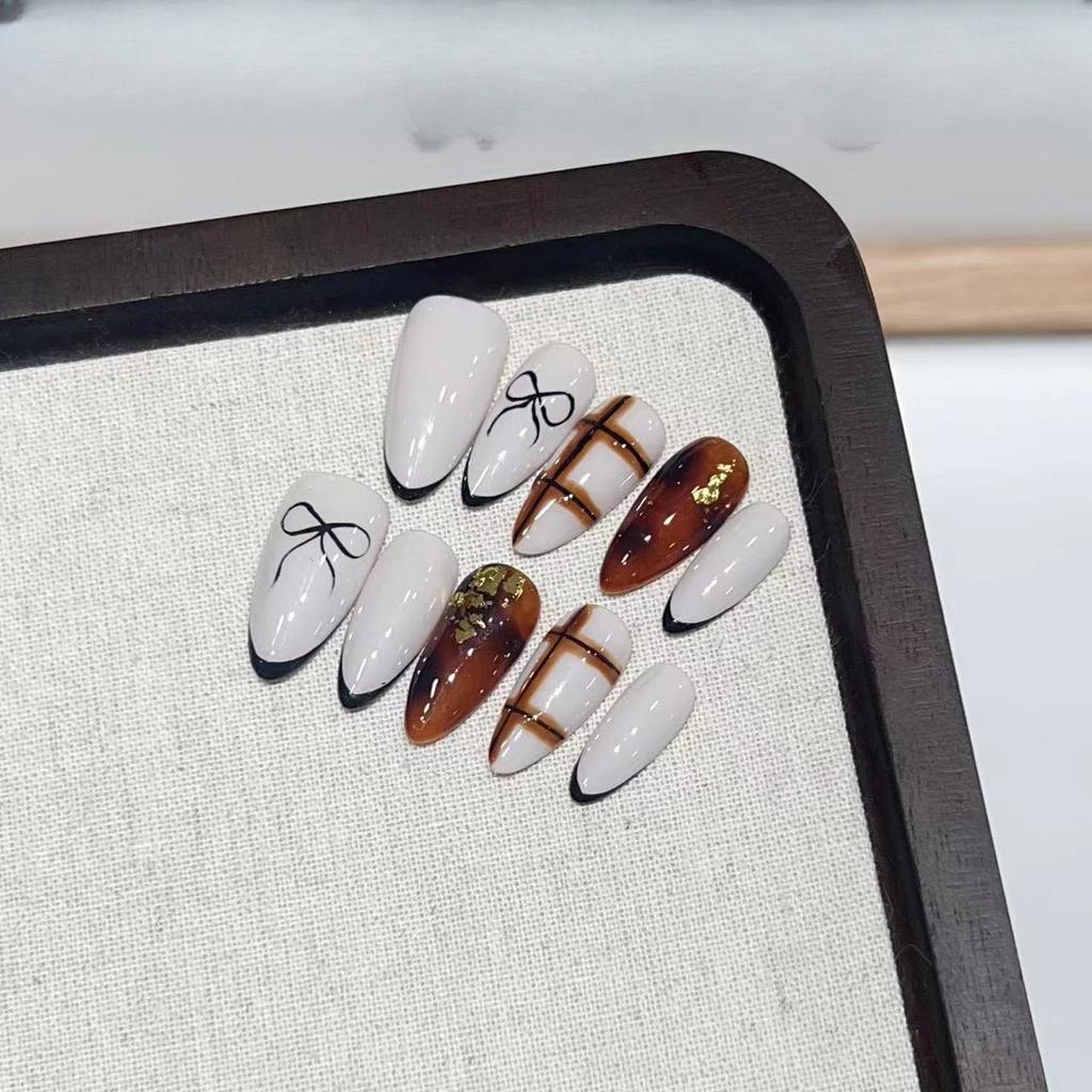 Wearing Nail Pieces with High-end Atmosphere Amber French Manicure Hot Style A Removable Fake Nail Stickers