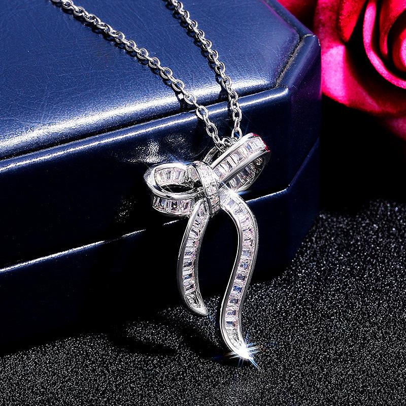 Ladies' Bow Pendant Necklace, Fashionable Collarbone Chain, Elegant Sparkling Design Jewelry, Daily Wear, Gift Giving
