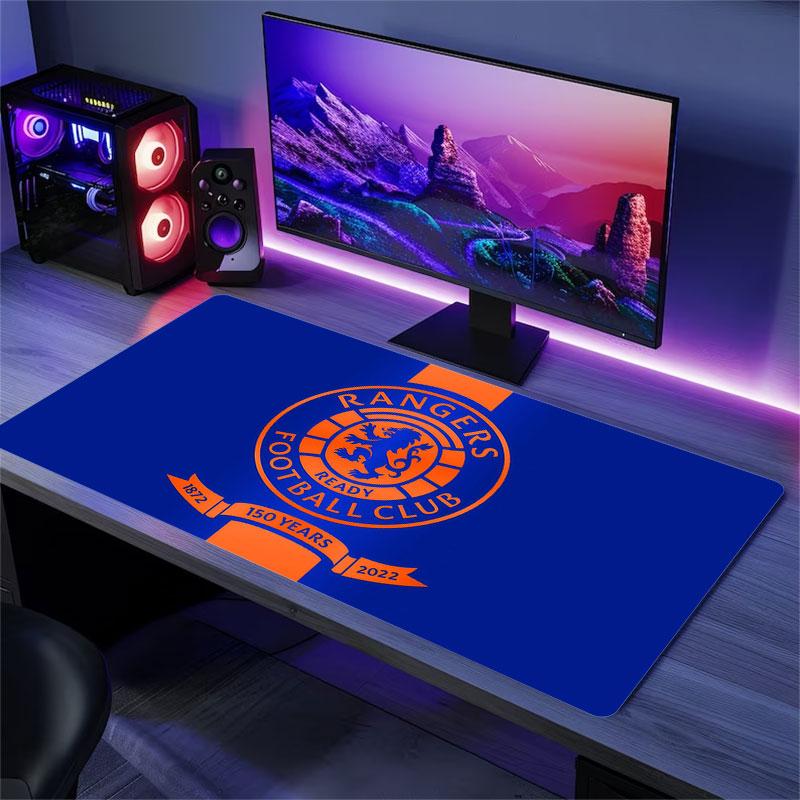 Tapis de Souris Rangers FC, Grand Tapis de Bureau pour Gaming, Tapis de Souris XXL Antidérapant pour Ordinateur Portable & Tablette, Tapis de Jeu pour Mini PC avec Bords Cousus