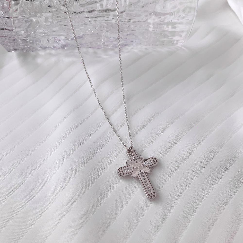 Cross Europe S625 Sterling Silver Women's Necklace, Luxurious Diamond Cross Pendant, Fashionable Clavicle Chain.