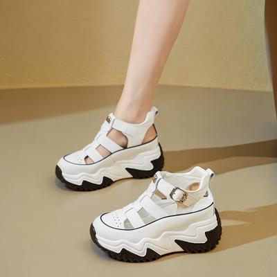 Scarpe traspiranti da donna con rialzo in estate sandali piccoli traforati versione coreana sottili con abbinamento di colori scarpe casual