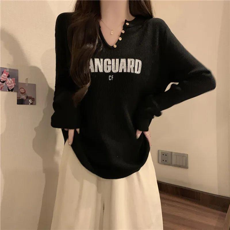 

Women s Plus Size Ribbed V-Neck Long Sleeve T-Shirt - Loose, Slimming, Flaw-Hiding Layer for Autumn and Winter S чёрный