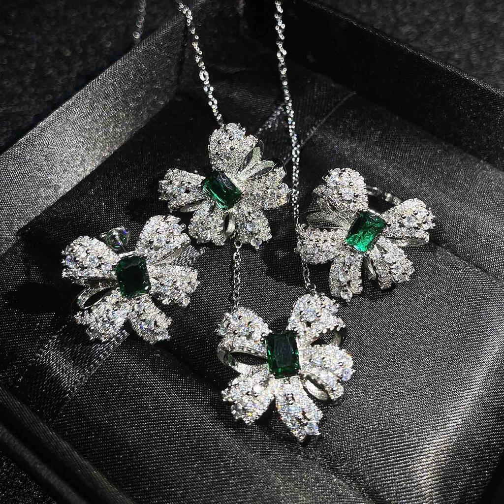 Xiaohongshu Recommends High Jewelry Butterfly Set Imitation Natural Emerald Bow Necklace Ring Stud Earrings
