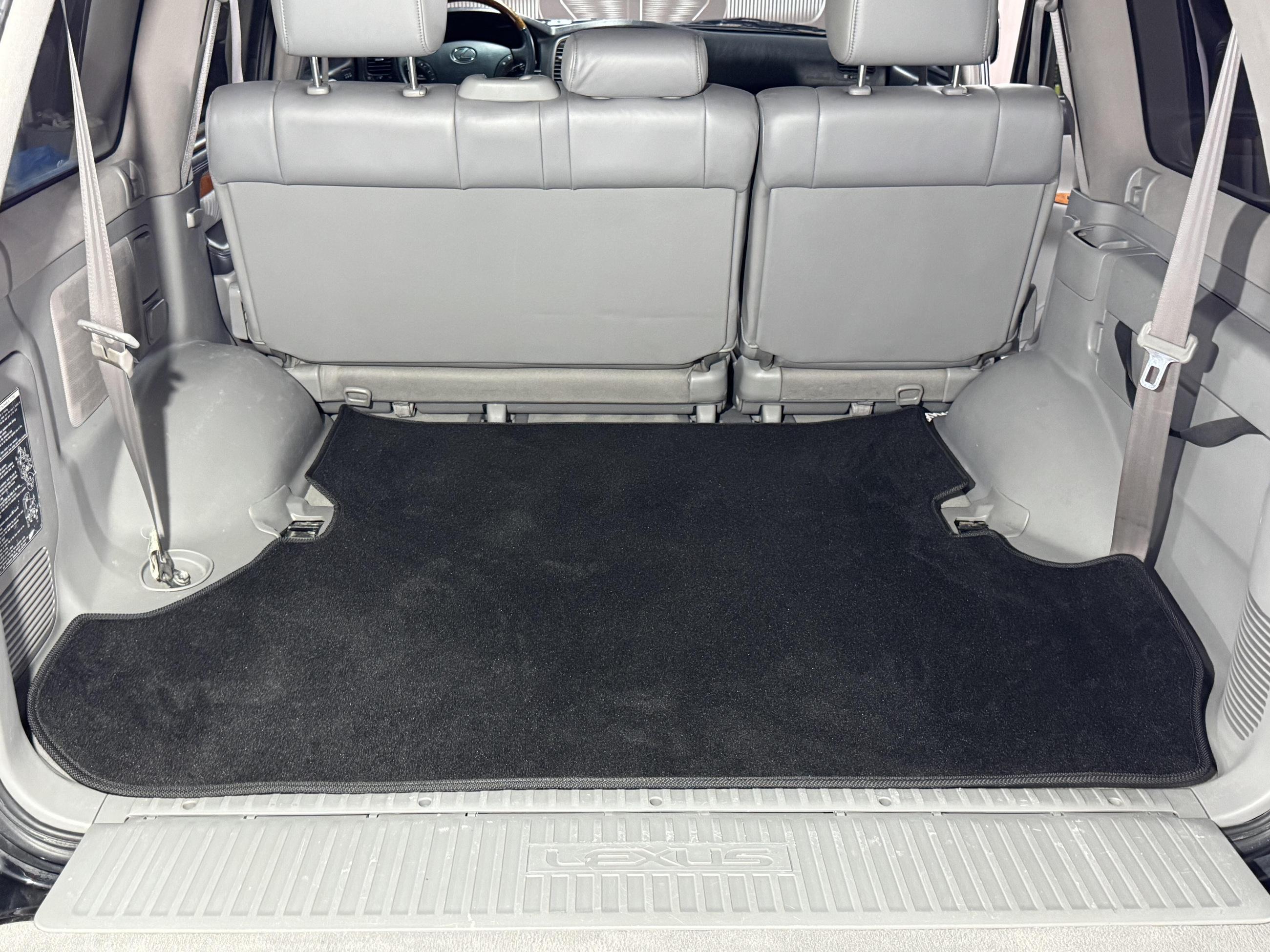 

Trunk mat textile Premium 2 pcs Black (7 places) for Lexus LX470