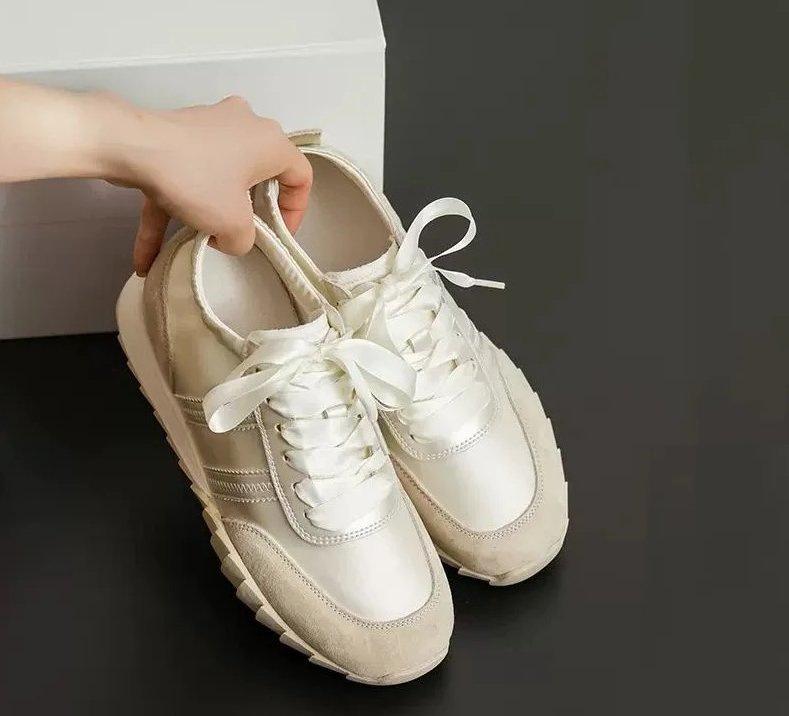 

Niche design sense super breathable casual sports shoes women s 2025 summer new style color matching German training lace-up board shoes 40