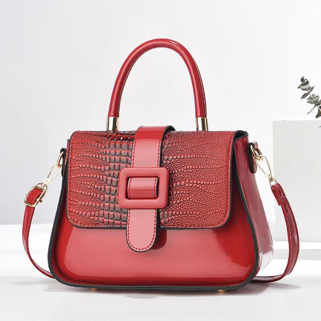 Trendy Crocodile Texture Handbag With Large Capacity And Chic Urban Minimalist Style Ideal For Daily Outfits