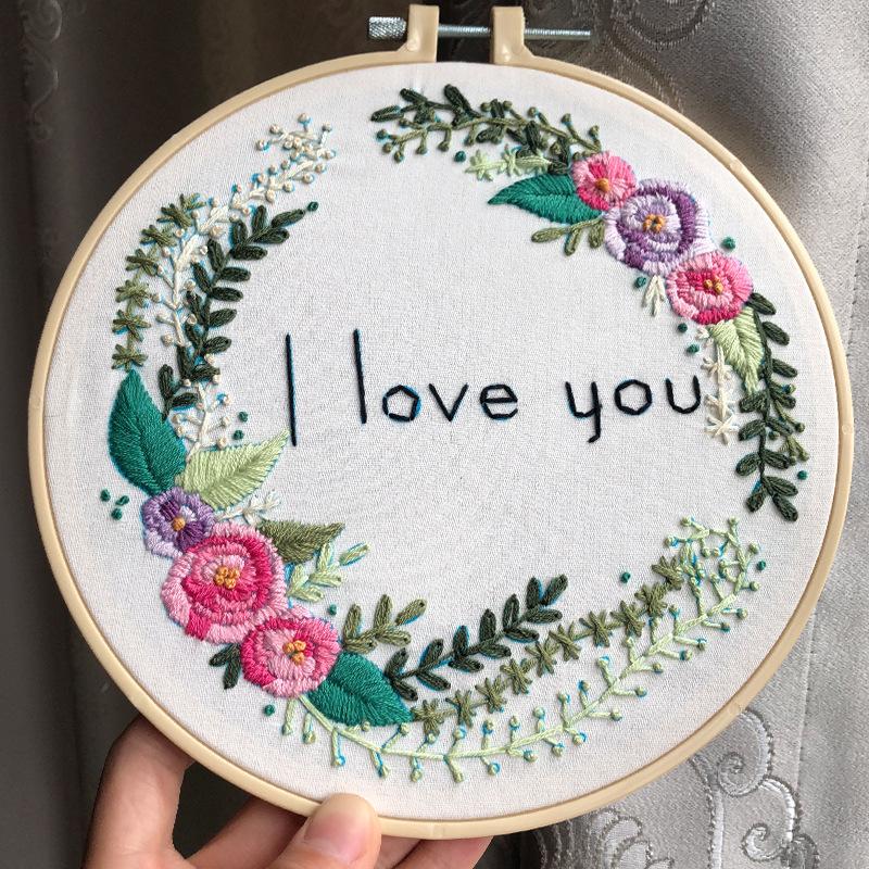 1pc Floral Embroidery DIY Fabric Craft Kit, Creative Craft Sewing Kit