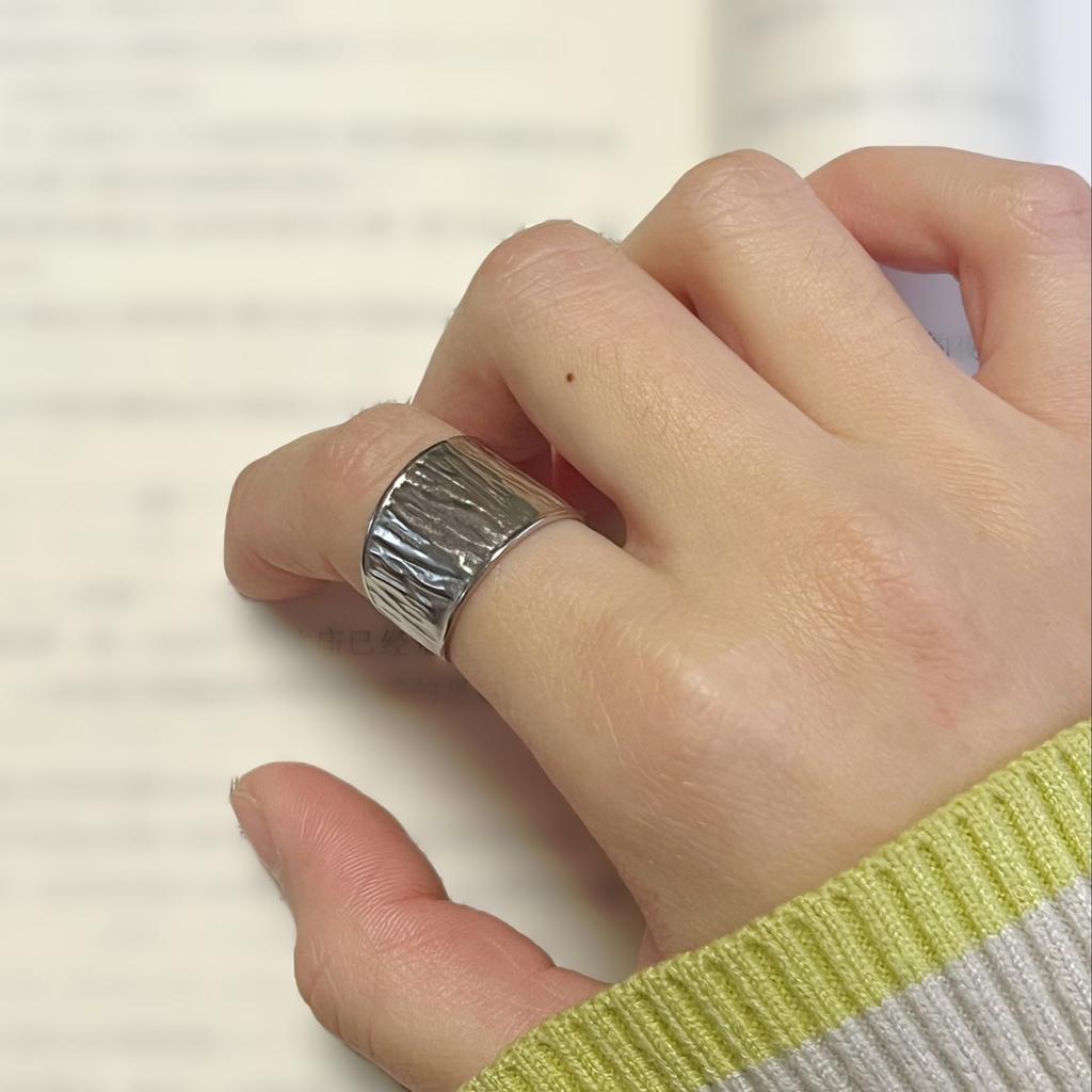 [Stainless Steel Textured Ring] A Wide Stainless Steel Foil Textured Hydraulic Ring, A Retro Open Adjustable Ring