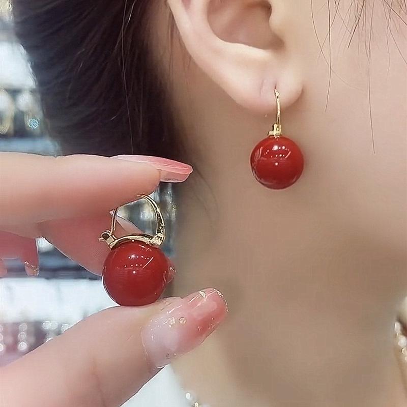 Elegant French Retro Red Pearl Stud Earrings for Women - Chic, Lightweight, Simple Design Accessory