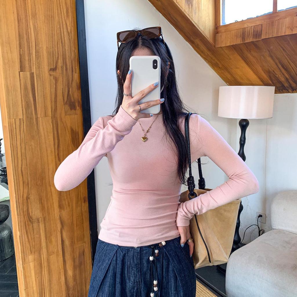 Women's Slimming Gray Crew Neck Long Sleeve T-shirt - Korean Style, Versatile Inner Layer for Autumn/Winter.