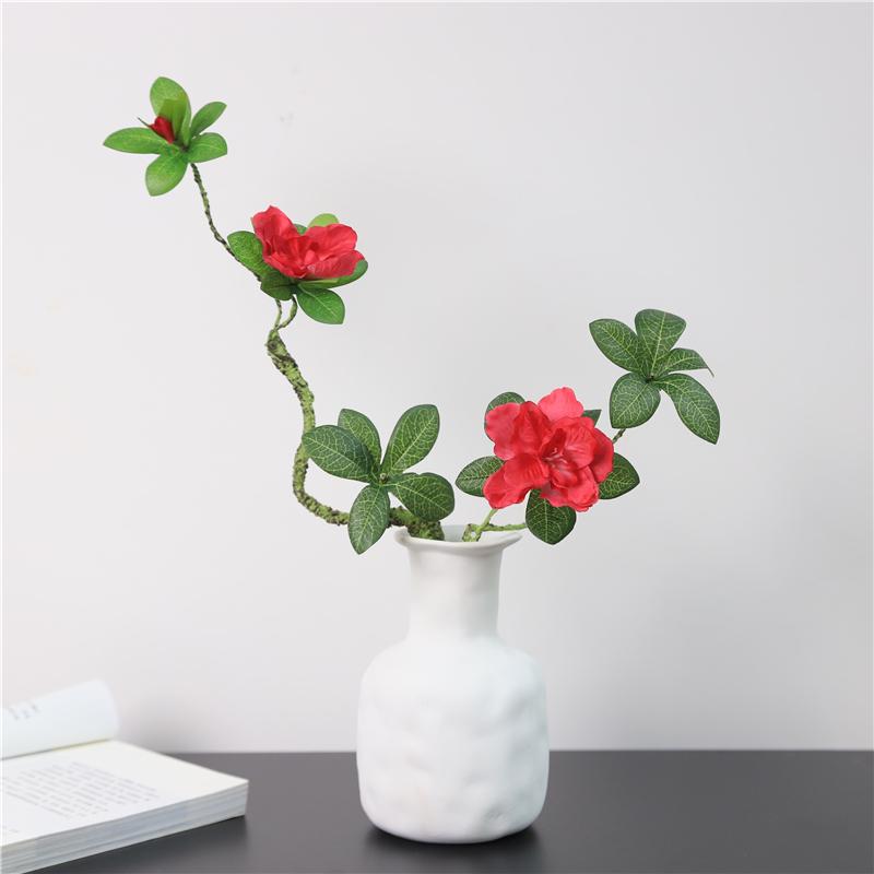 Künstliches Azaleen-Blumenarrangement: Grünpflanzen aus Kunststoff für Tischdekoration