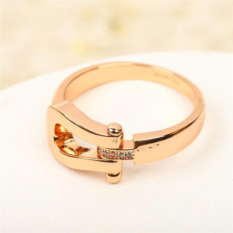 Anillo con Hebilla de Herradura Dorada V para Mujer Nicho de Gama Alta Anillo de Pareja Anillo Dedo Índice Joyería para Hombres y Mujeres
