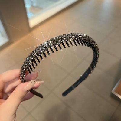 Diadema de Moda y Versátil, Con Una Fina Diadema de Diamantes Brillantes y Diadema