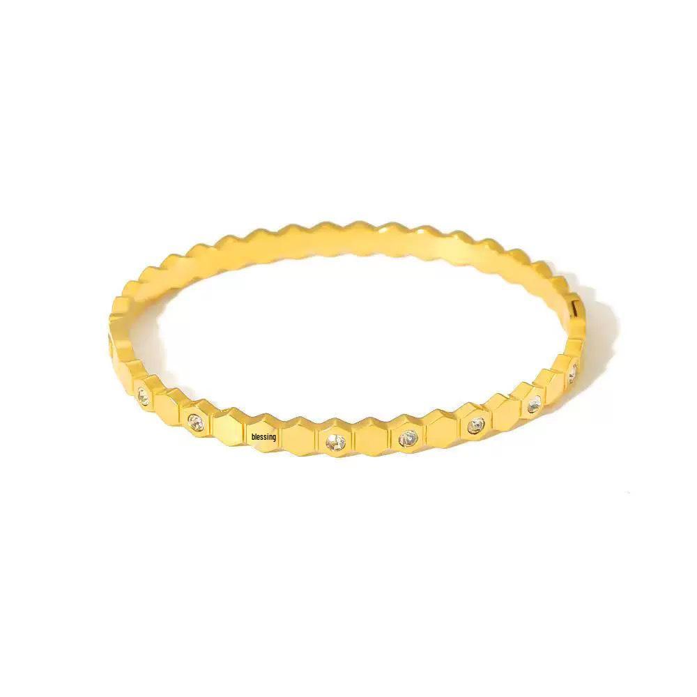 Hot-Selling Titanium Steel Luxury Bracelet Collection: Versatile Design