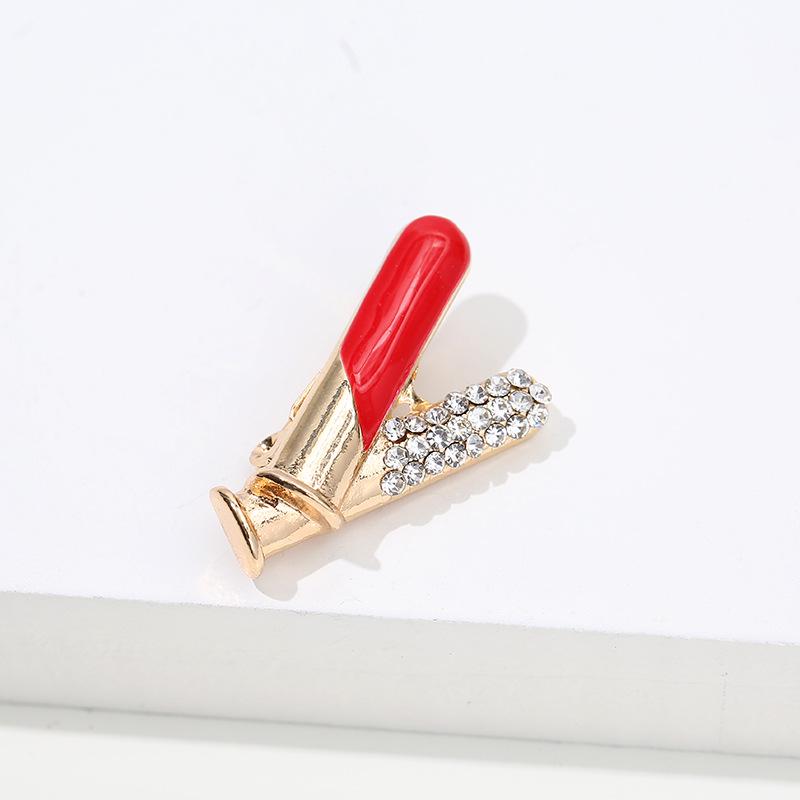 Wuhan Hospital Epidemic Prevention Brooches: Cartoon Series with Thermometers, Caring Doctors, Nurses, and More Creative Designs.