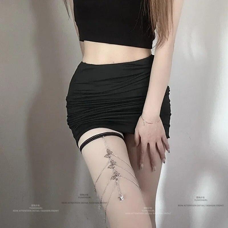 Sexy Kreuz-Brust-Halskette für Frauen Pailletten Brust-BH Taillengürtel Bauchkette für Strand-Bikini Romantischer Körperschmuck 2023 Sommer