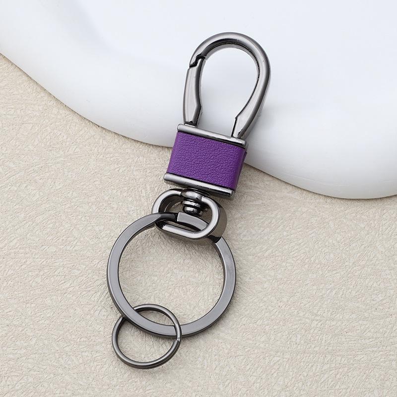 Breloc din piele în culoarea macaron cu cataramă de talie - Accesoriu auto personalizat și cadou mic