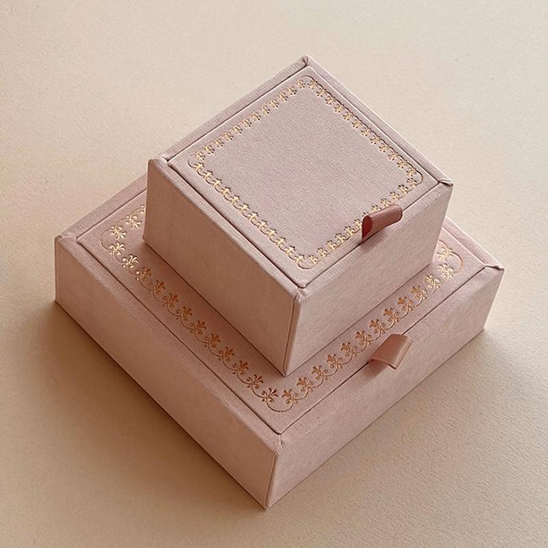 

Флип-шкатулка для хранения ювелирных изделий для ожерелий, колец, сережек, утолщенный картон, матовый Ins, высококачественный легкий роскошный футляр для упаковки ювелирных изделий 9.5X9.5X3.5 розовый