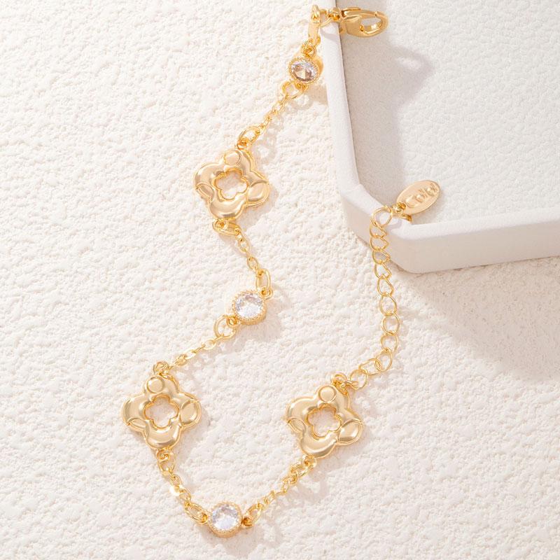 New Simple Hollow Lucky Clover Adjustable Bracelet for Women Girls Rhinestone Four Leaf Clover Bracelets Holiday Jewelry Gifts