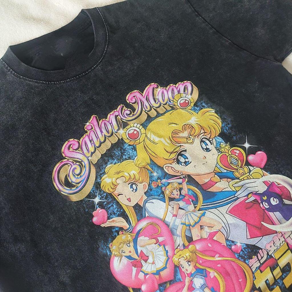 [USED] Vintage Sailor Moon Print T-shirt Featuring Tsukino Usagi and Distressed Print.