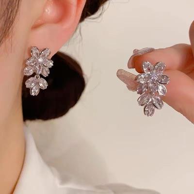 Niche Design High-end Micro-inlaid Flower Zircon Stud Earrings Women's 111 Silver Needle Light Luxury Earrings Exquisite Light Luxury Earrings