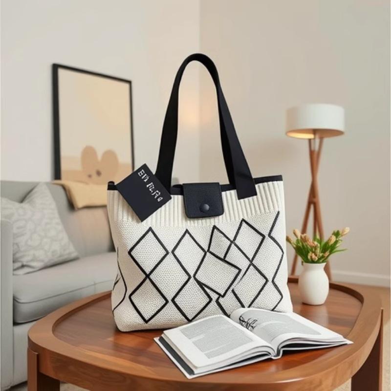 

2025 new women s Knitted shoulder bag білий