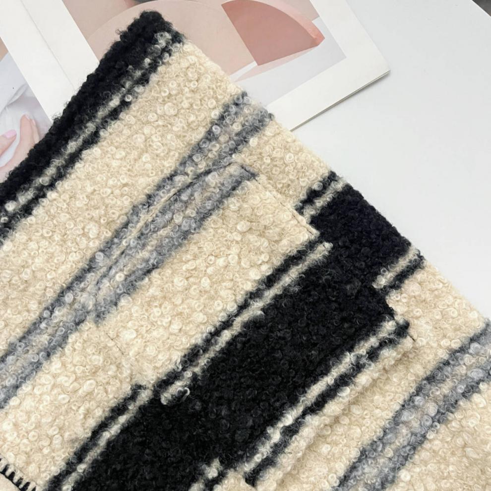 Xin Xing Little Witch Cape Coat for Women - Age-Reducing Gentle Style Wool Outerwear, 2024 Winter