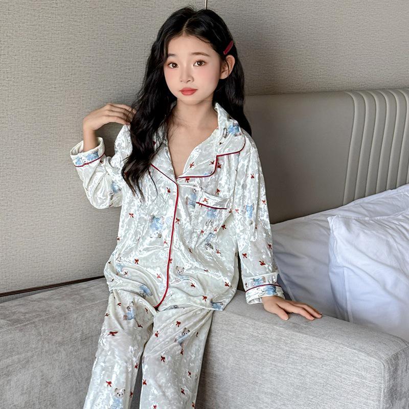 

Мультяжный велюровый пижамный комплект для девочек – Отложной воротник, Свободный крой, Милый и удобный, Двухпредметный для осени/весны 130 cm