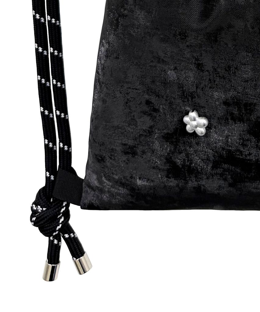 Other-Worldly Silver Flower Gym Sack [Black]