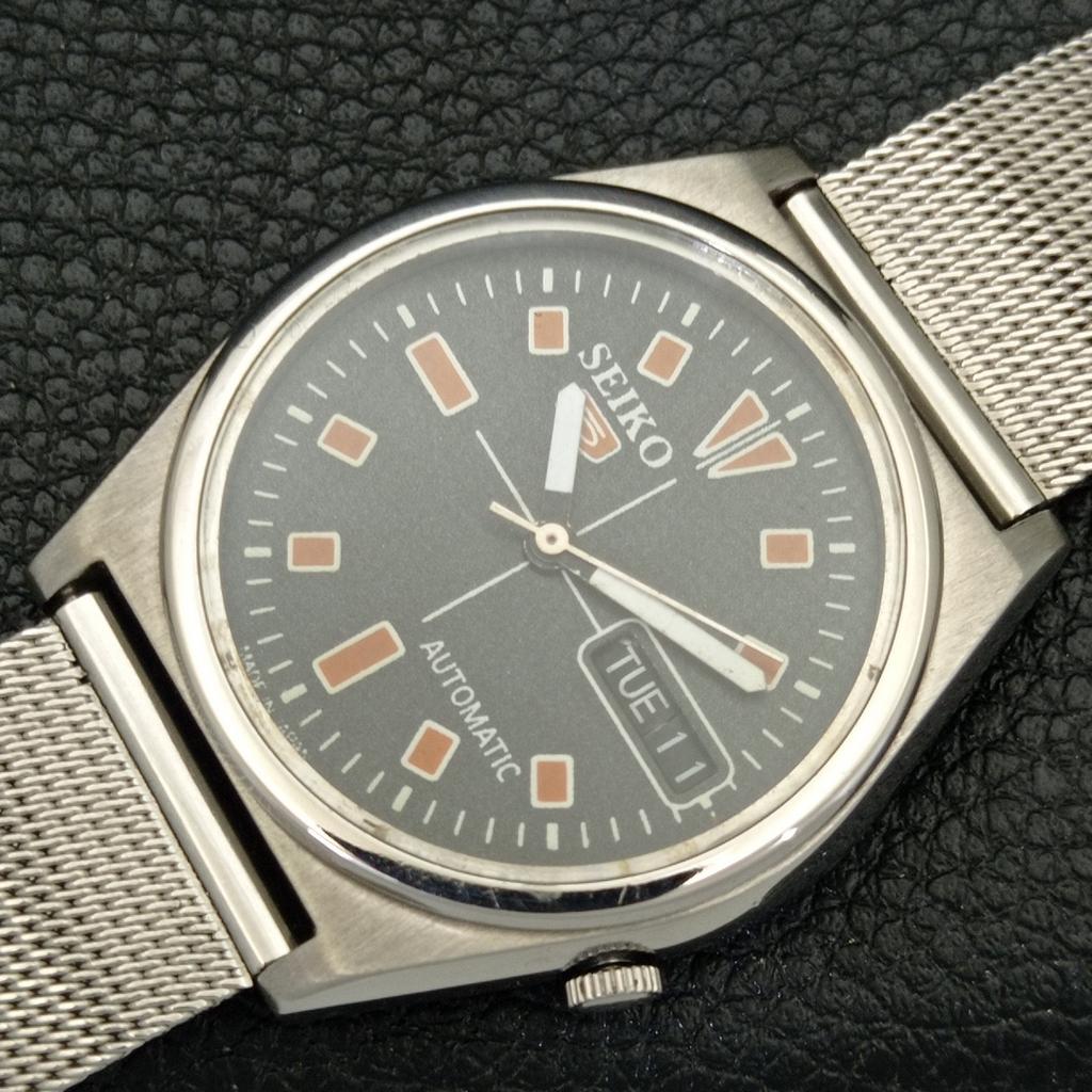 VINTAGE SEIKO 5 AUTOMATIC JAPAN 7009A MENS BLACK COLOR DIAL WATCH a702104-5 R208-a702104