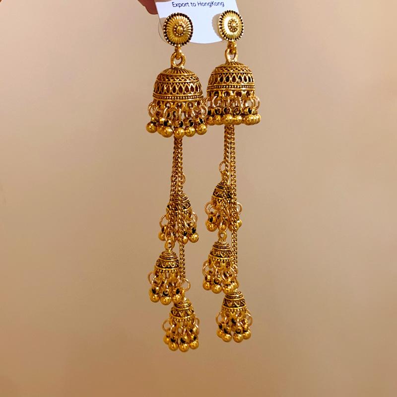 

Steel needle round fringed earrings retro court style long earrings temperament high sense fashion earrings