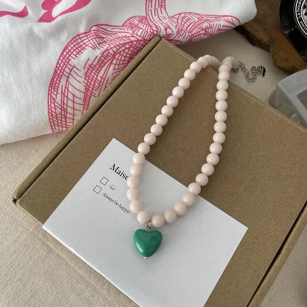 2024 Nouvelle Tendance Vintage Résine Acrylique Rose Cœur d'Amour Vert Collier Perlé pour Femmes Bijoux Esthétiques Mode Accessoires de Cou